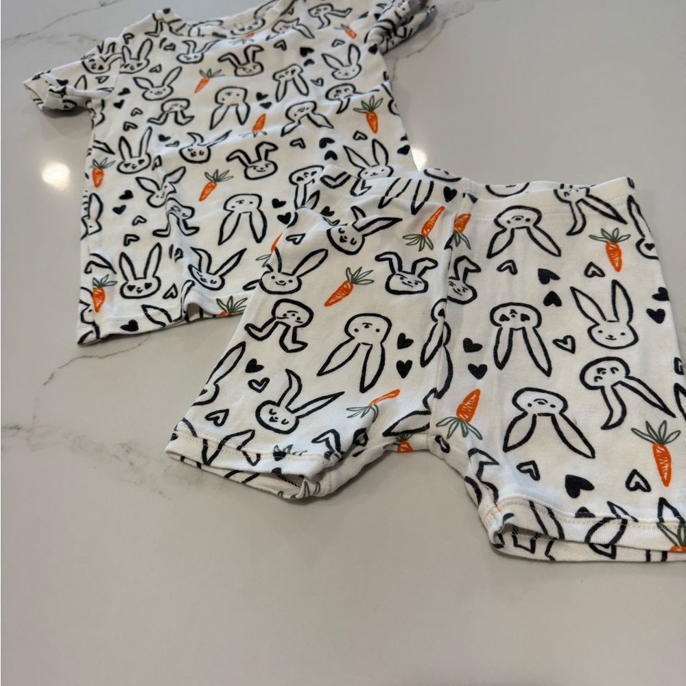 GAP Easter Pj Set Bunny & Carrot Pajama Set in White, Orange, Black